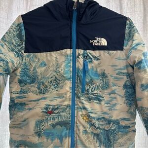 The North Face Boy's Reversible Perrito Jacket (Clear Lake Blue) Medium